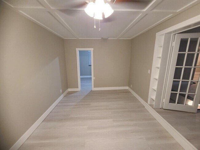 Building Photo - 1520 N 25th Ave