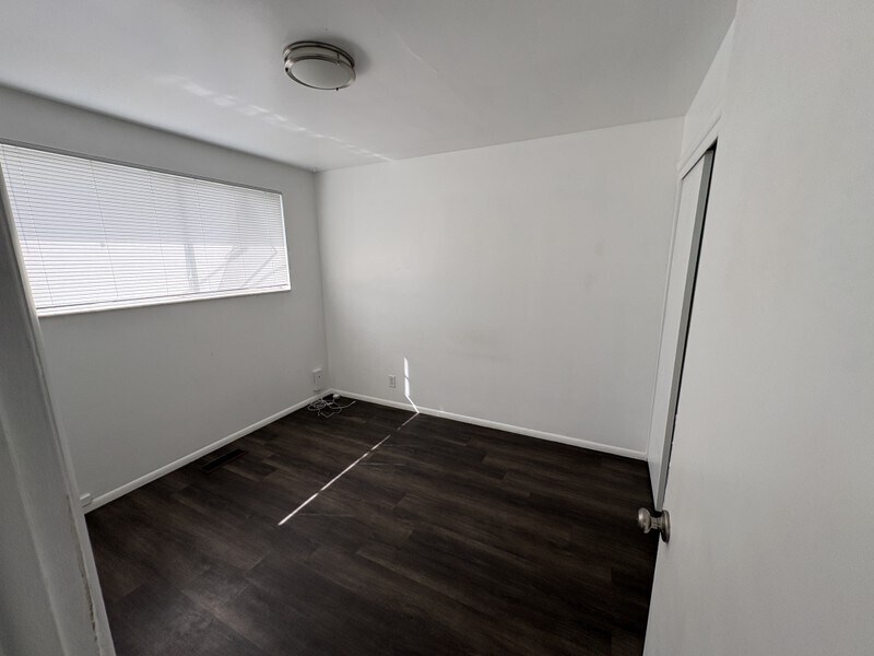 Building Photo - 2630 S Windsor Cir