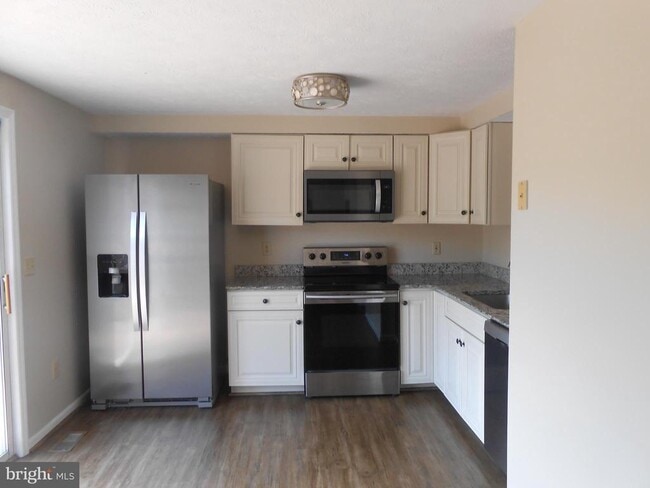 Building Photo - 131 Township Ct