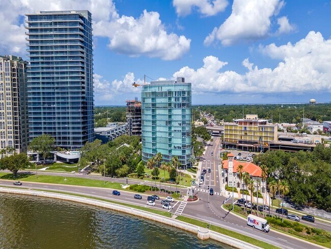 Building Photo - 2900 W Bay to Bay Blvd