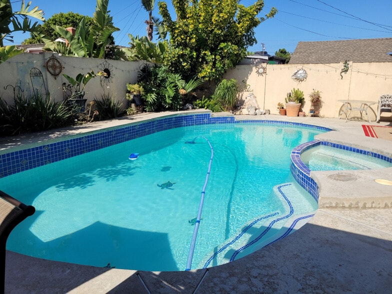 Building Photo - 6052 Wintergreen Dr