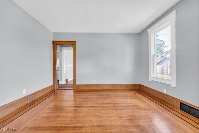 Building Photo - 3116 W 88th St