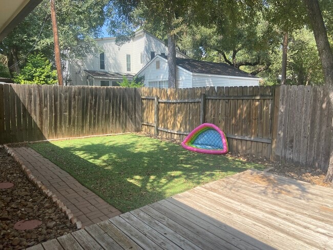 Building Photo - 4012 Cima Serena Dr