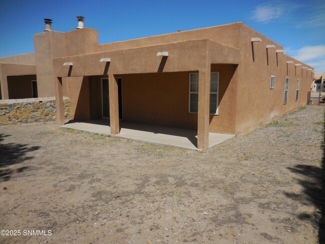 Building Photo - 3219 Eagle Ridge Dr