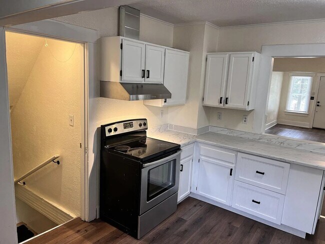 Building Photo - Beautifully Imperfect Character Craftsman Home! Eastside Olympia Home