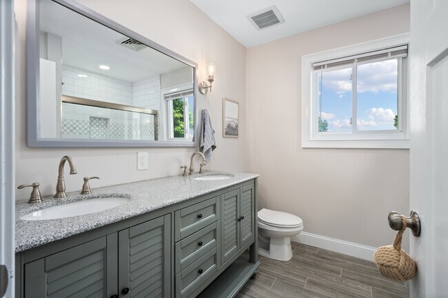 Building Photo - 771 Jane Dr