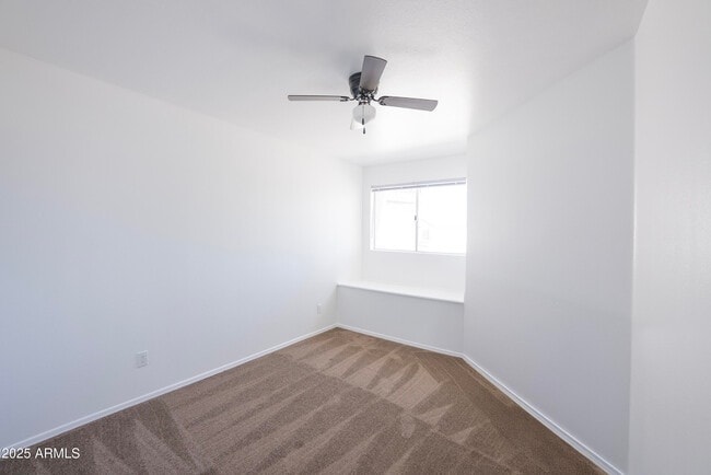 Building Photo - 413 S Sunrise Dr
