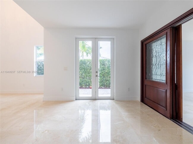 Building Photo - 7010 NW 106th Ave