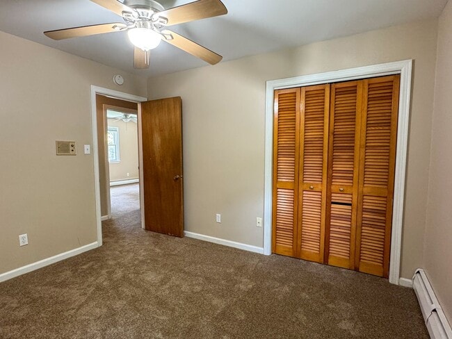 Building Photo - 818 S Park Dr
