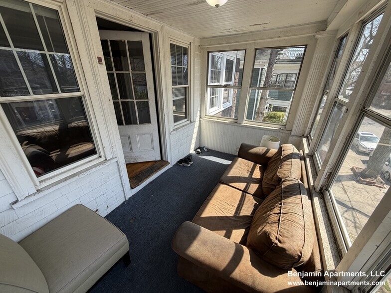 Building Photo - 23 Moraine St