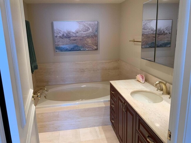 Building Photo - 4201 N Ocean Blvd