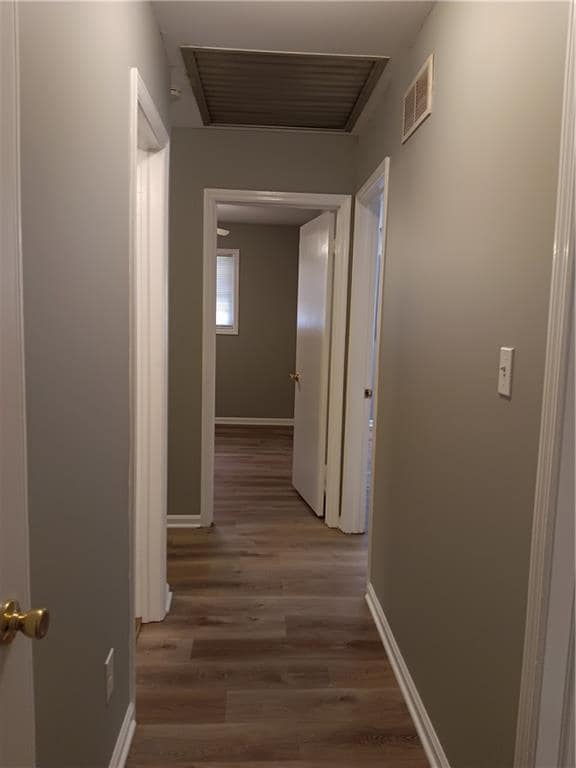 Building Photo - 1415 Bubbling Creek Rd NE