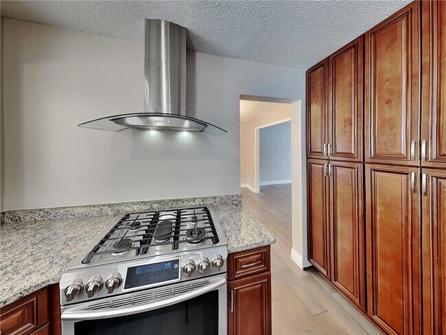 Building Photo - 11893 Dunhill Rd