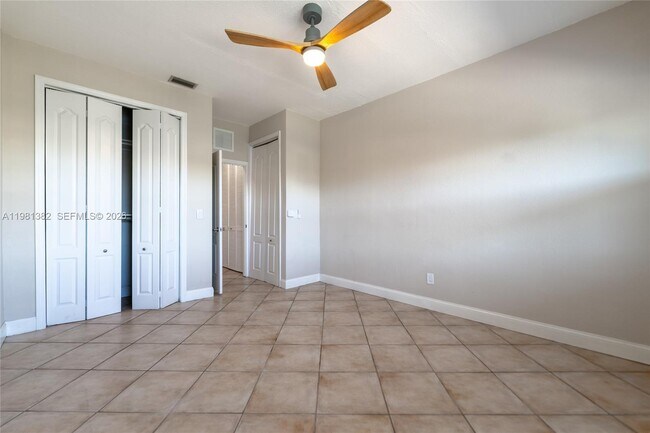 Building Photo - 2225 NE 123rd St