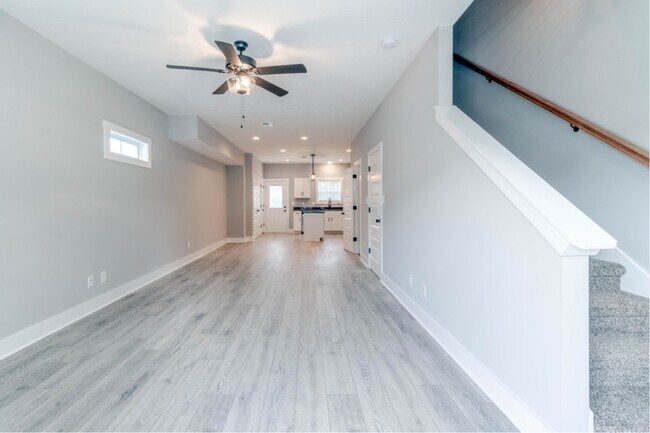 Building Photo - 827 Charlotte St