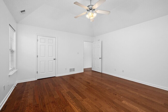 Building Photo - Updated 4bd 2 bath in Southaven