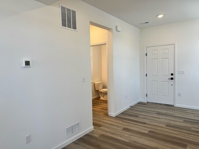 Building Photo - 5963 Sawdust Dr