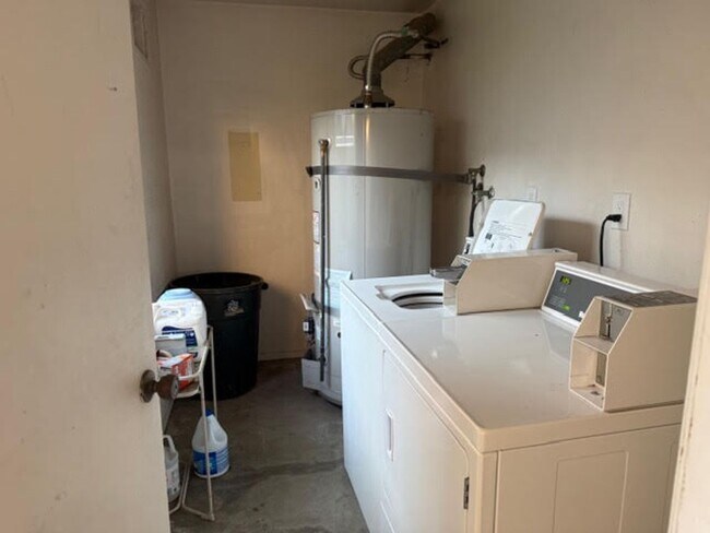 Building Photo - 16811