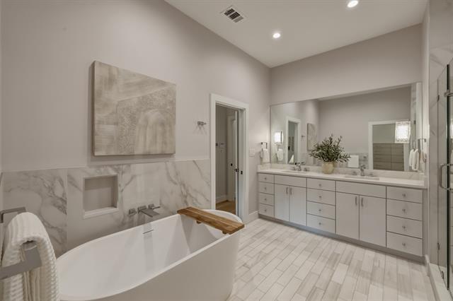 Building Photo - 7340 Syracuse Dr