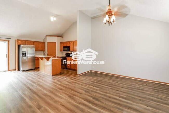 Building Photo - 3 Bedroom / 2.5 Bath in Liberty.