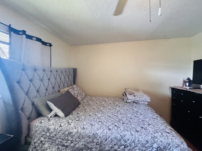 Building Photo - 8025 S Colony Cir