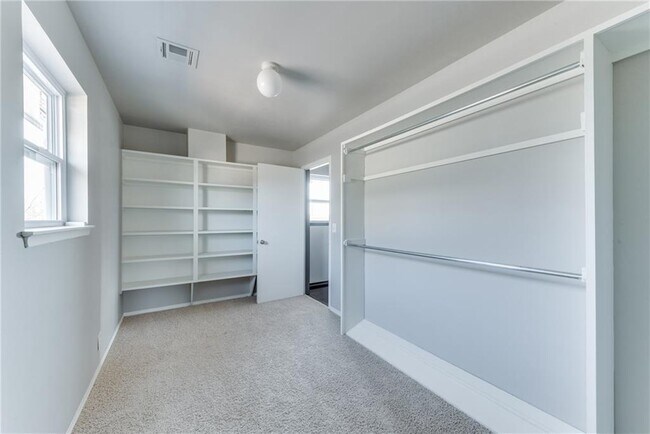 Building Photo - Luxury Living in Quail Creek!!