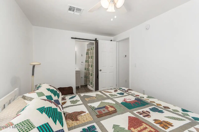 Building Photo - 2019 E Silver St