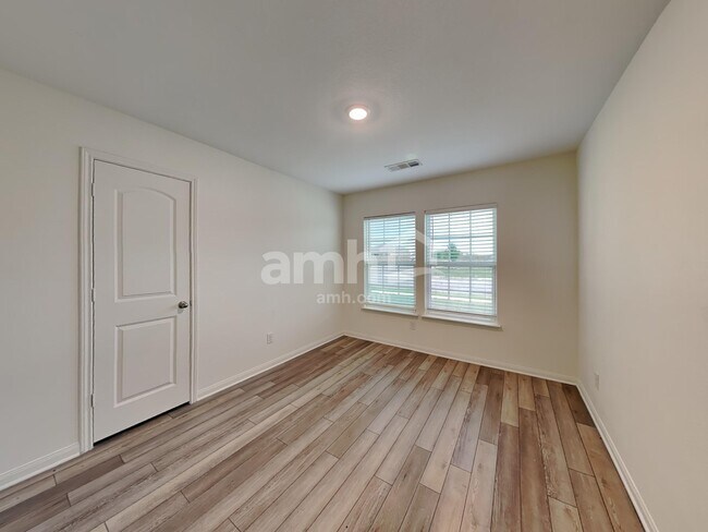 Building Photo - 1270 Treeta Trail