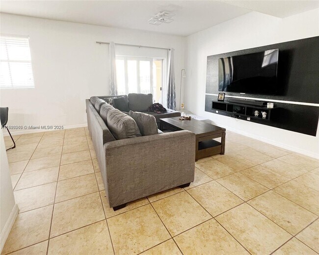 Building Photo - 8899 NW 107th Ct