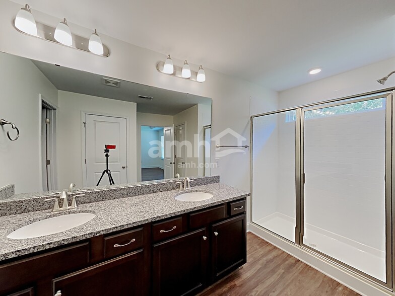 Building Photo - 12030 Riley Nicholes Wy