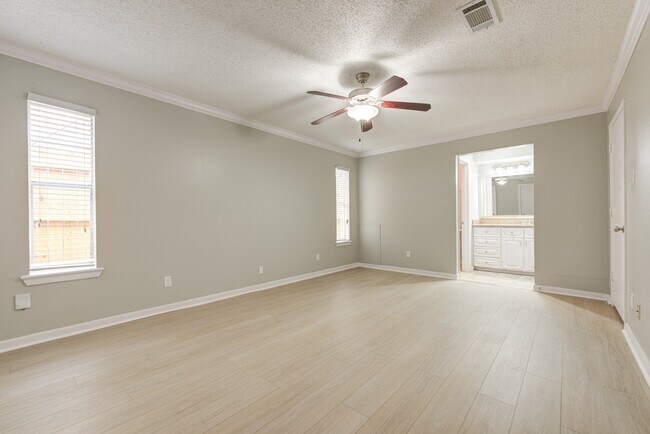 Building Photo - 15118 Chaseridge Dr