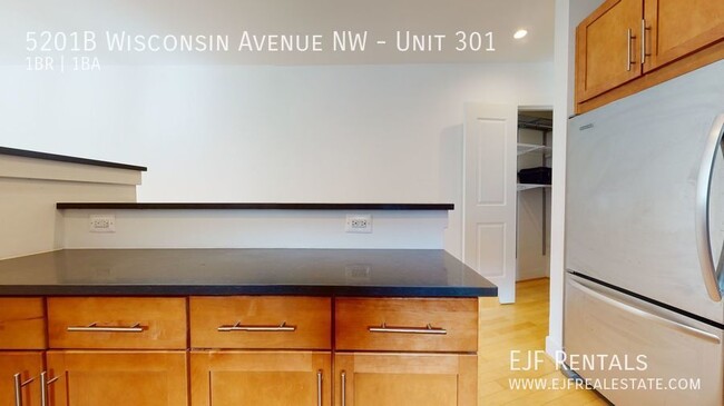 Building Photo - Friendship Heights Modern One Bedroom Off ...