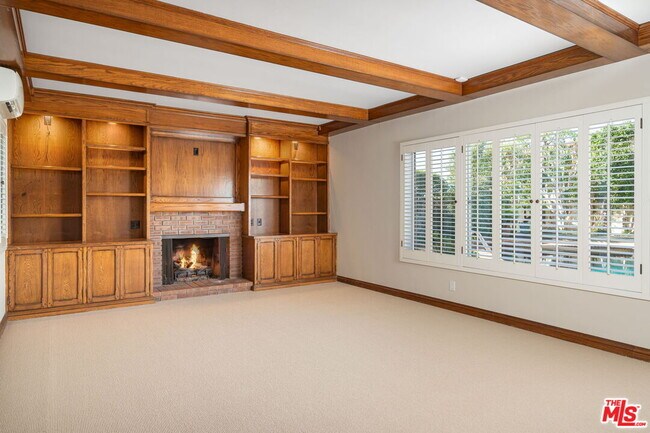 Building Photo - 14972 Camarosa Dr