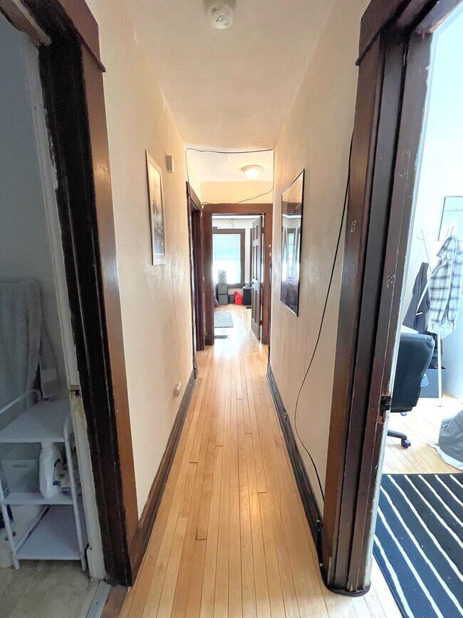 Building Photo - 10 Lathrop St