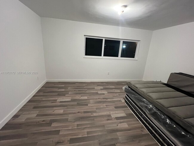 Building Photo - 1560 NE 151st St