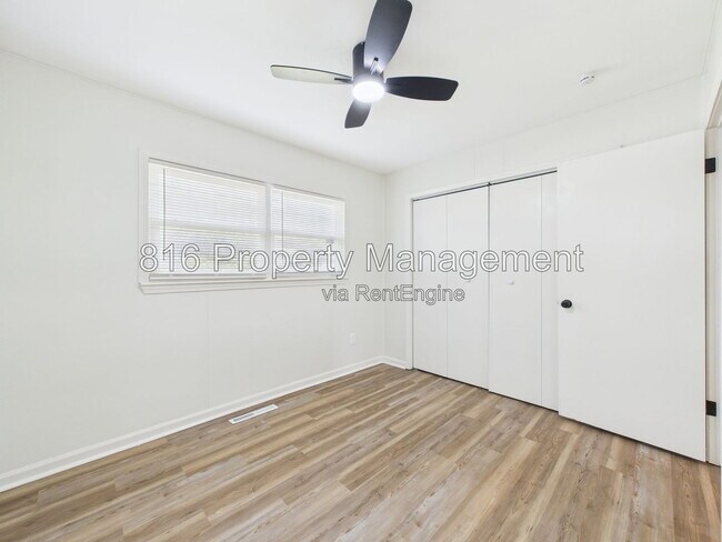 Building Photo - 5201 Alma St