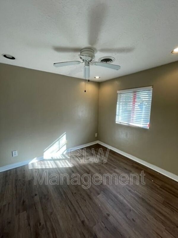 Building Photo - 206 Osceola Ave