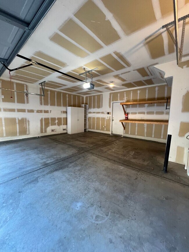 Building Photo - 3 Bed, 2.5 Bath home with Solar Panels!