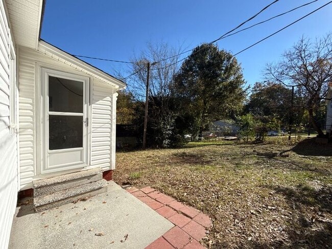 Building Photo - T.R. Lawing Realty Property