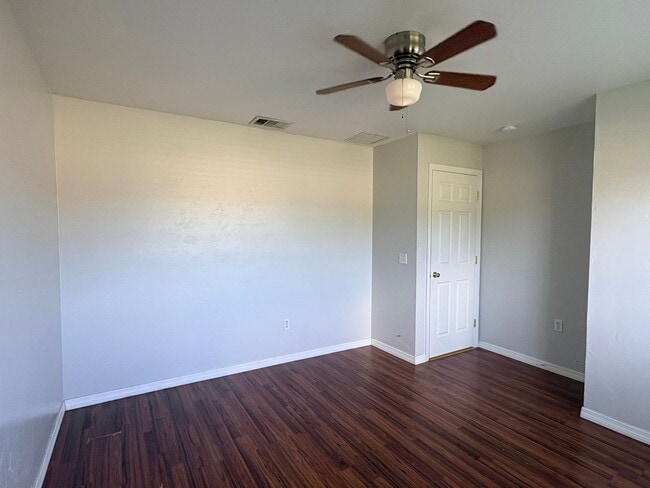 Building Photo - 1732 SW 21st Ln