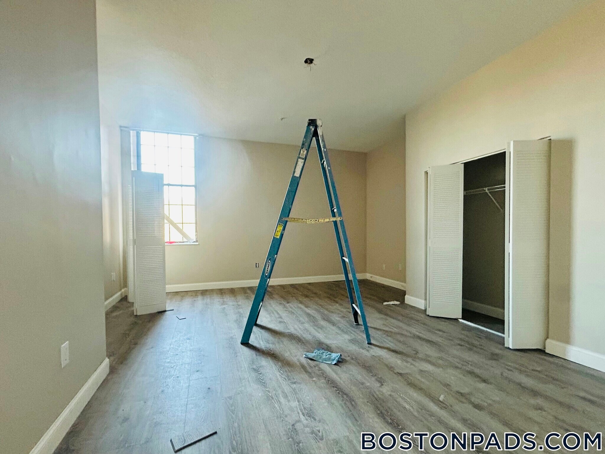 Building Photo - 2 Weaver Street