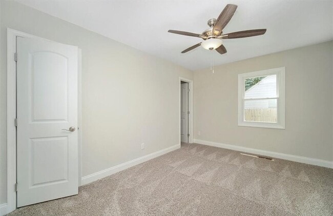 Building Photo - 2208 Silbert Rd