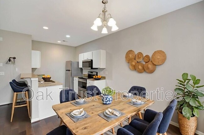 Building Photo - 504 Truman Dr