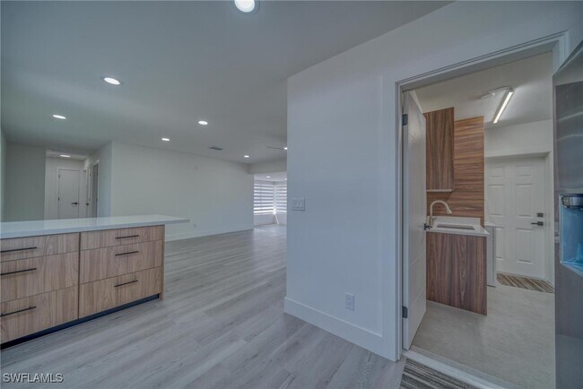 Building Photo - 5150 York Ct