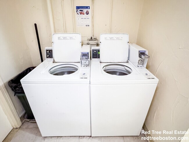 Building Photo - 11 Hodges Ave