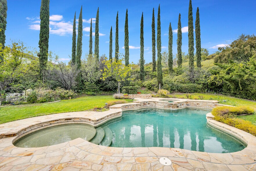 Pool & Spa - 12215 Delante Ct