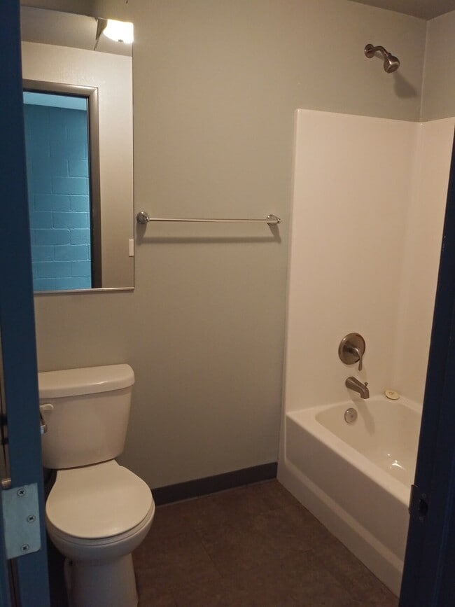 Building Photo - @ 223