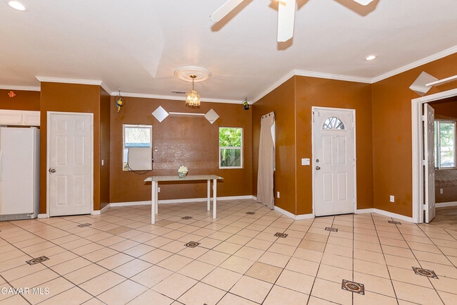 Building Photo - 43963 Glenraven Rd