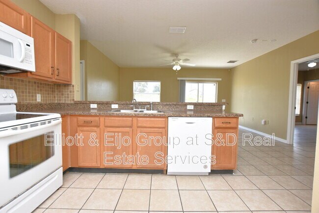 Building Photo - 982 Cumberland Dr