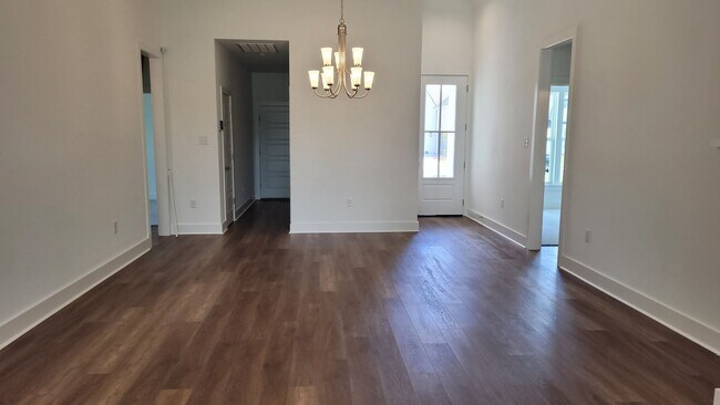 Building Photo - Must see 4 bedroom, 3 bath home!